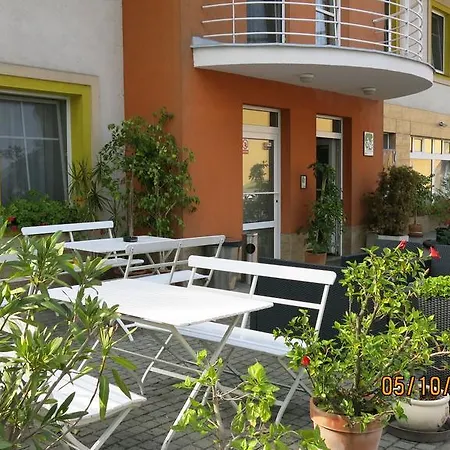 Отель Ned Hockey 3*